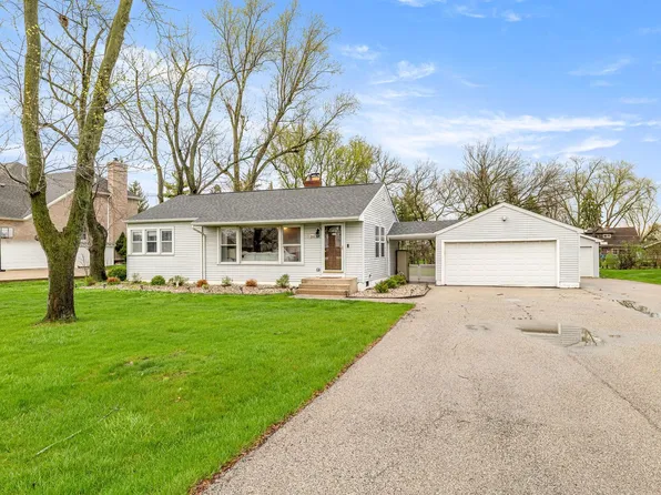 216 W Rand Rd, Mount Prospect, IL 60056