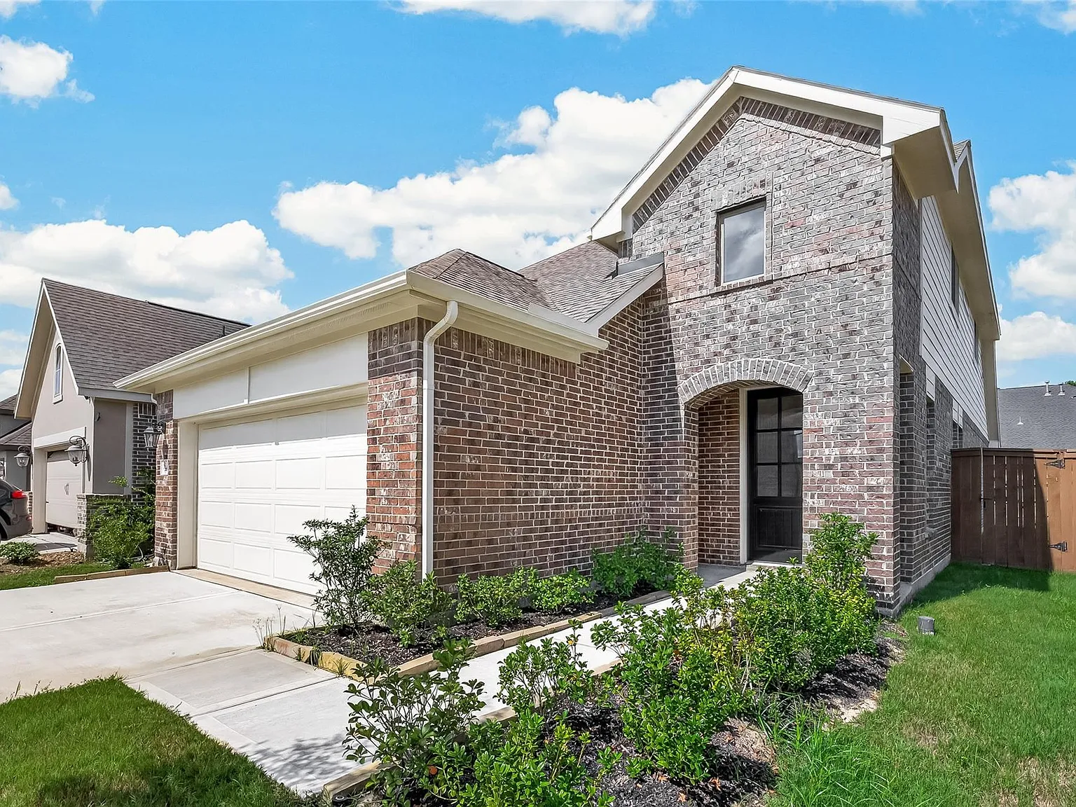4 bed, 3.0 bath, 2263 sqft, $2,750 — Photo 2
