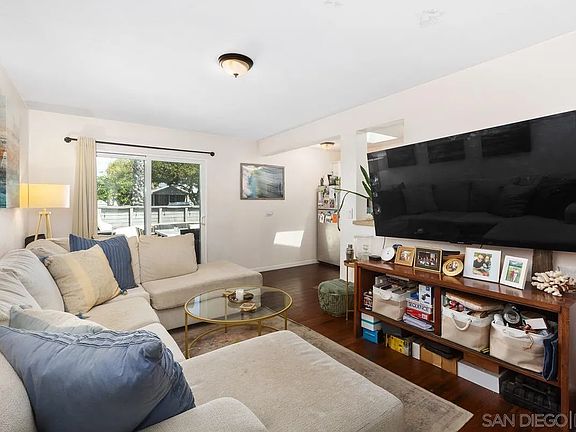 4th image of 4725 Santa Cruz Ave