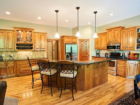 3rd image of 9018 Whispering Oaks Trl