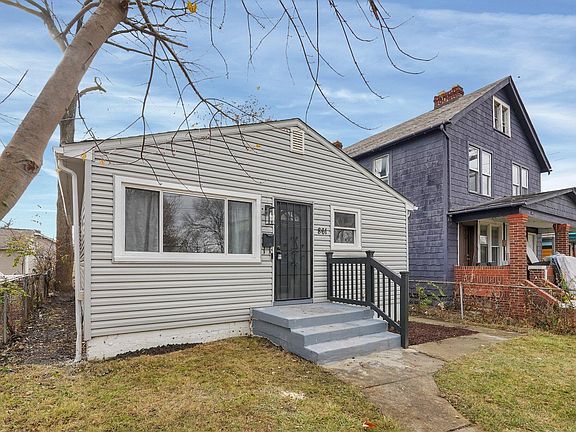 3rd image of 861 E 4th Ave