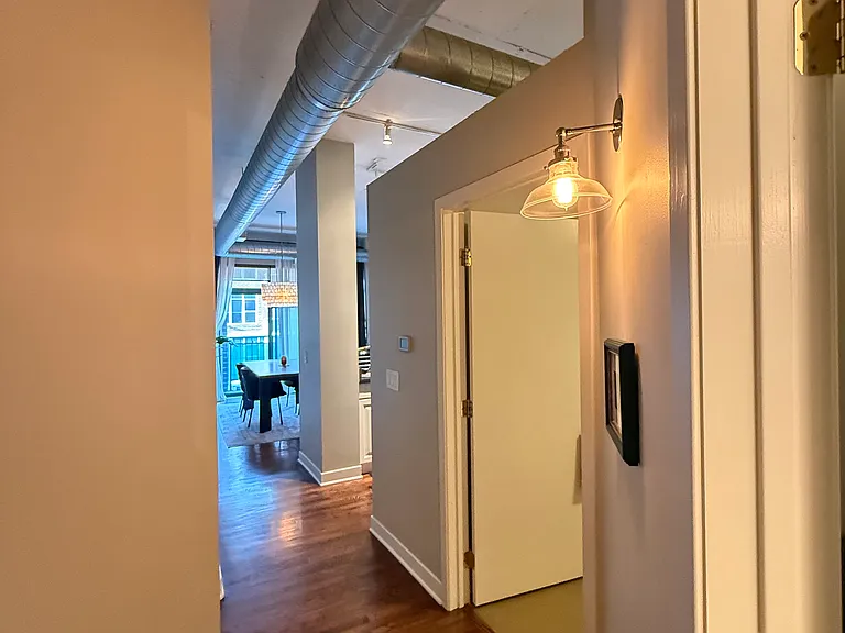 910 W Madison St #702 — Photo 9