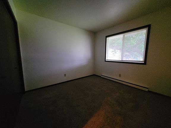 4th image of 931 Louise St #3
