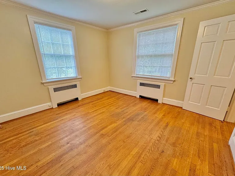 306 Wilson Ave — Photo 13