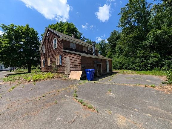 4th image of 46 Turners Falls Rd