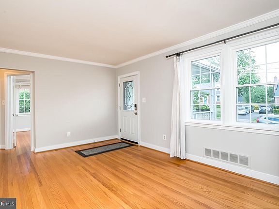 4th image of 2920 Rogers Dr