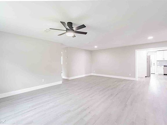 5th image of 39530R Lincoln Ave