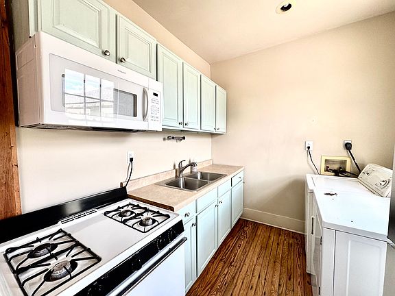 3rd image of 149 E State St APT 6
