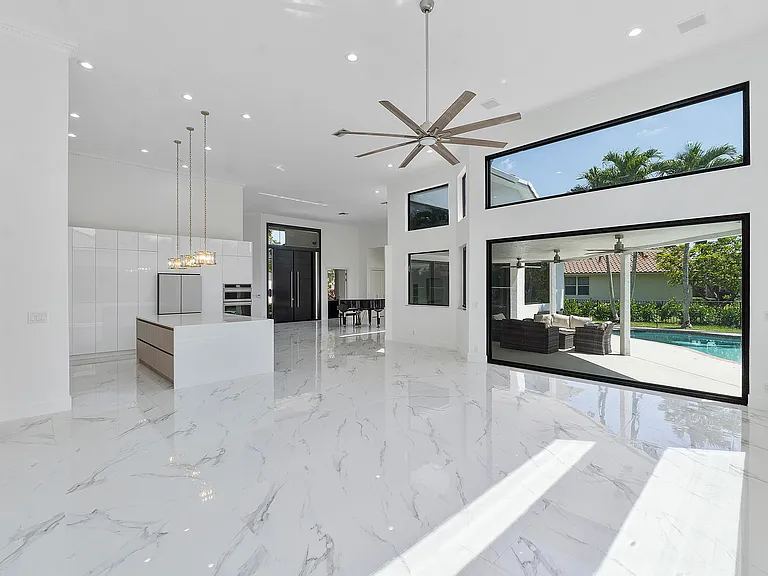 410 Sabal Way — Photo 1