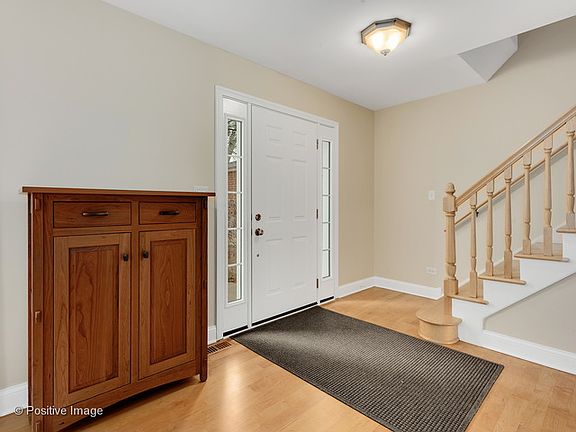 3rd image of 269 Columbine Dr