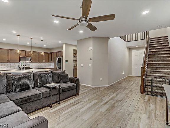 5th image of 1032 Huckburn Ave