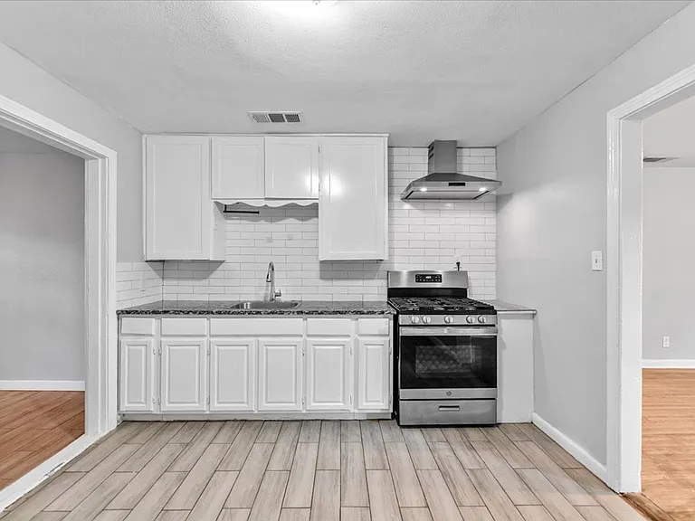 3233 New York Ave — Photo 6