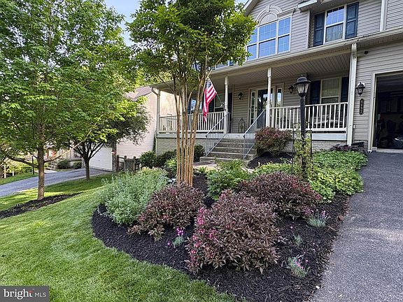 2nd image of 6692 Glen Ln