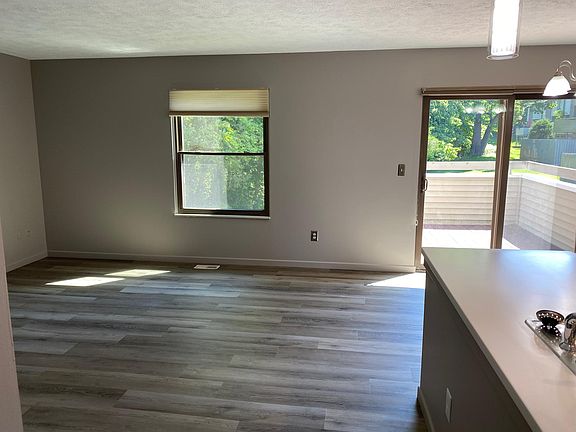 4th image of 6387 Wainscot St SE