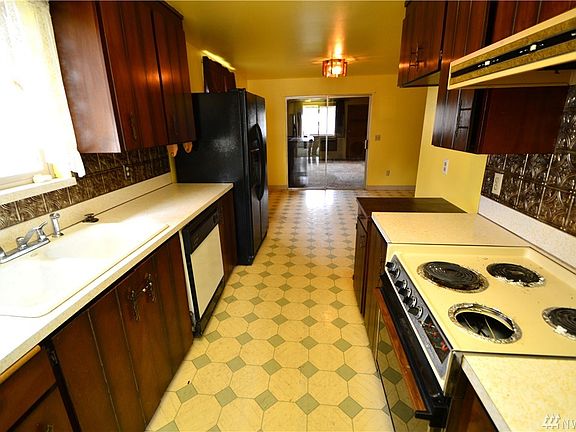 4th image of 5630 Yakima Ave