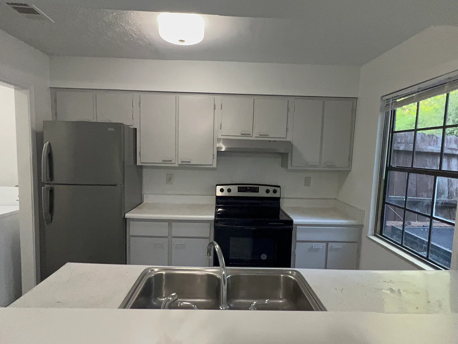 2626 Terrace Pkwy — Photo 3