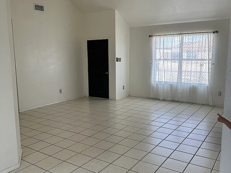 295 Vista Hermosa — Photo 5