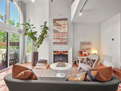 1979 Grace Ave APT 1, Los Angeles, CA, 90068