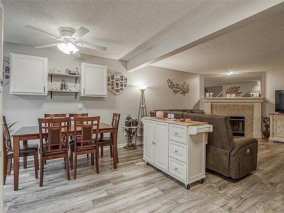 3rd image of 6124 NE Moonstone Ct