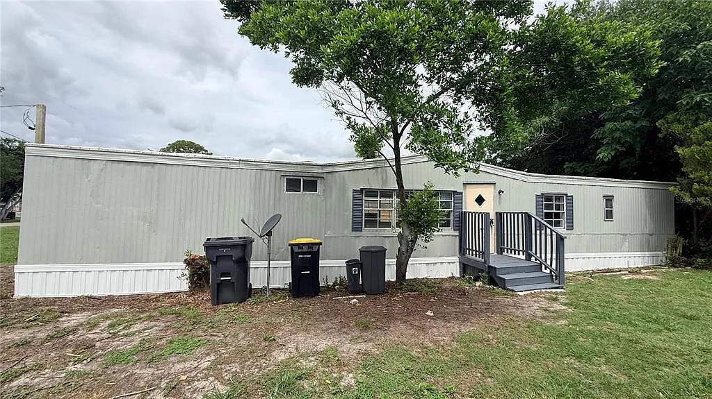 2 bed, 1.0 bath, 792 sqft, $1,100 — Photo 2