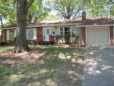 2609 Belle Crest Dr, Lawrence, KS, 66046
