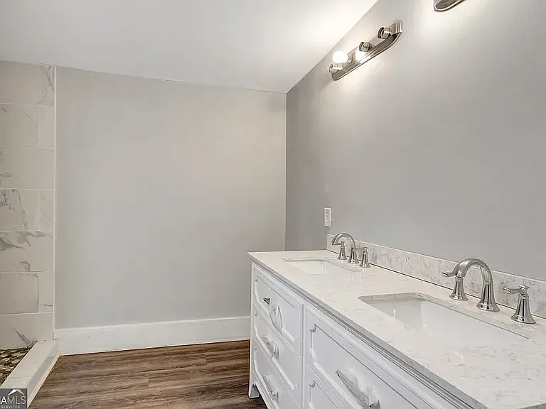 452 Forest Ave — Photo 8