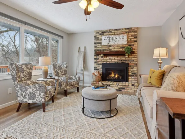 13090 Herald Cir, Apple Valley, MN 55124