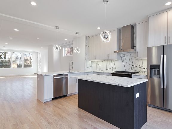 2nd image of 2057 N Natchez Ave
