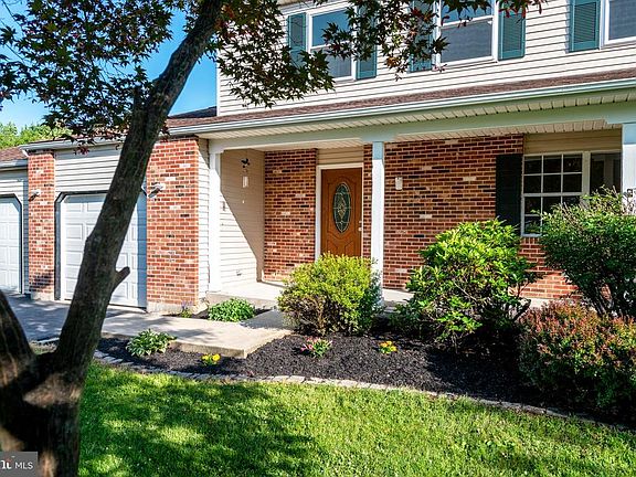 3rd image of 15 Joseph Ct