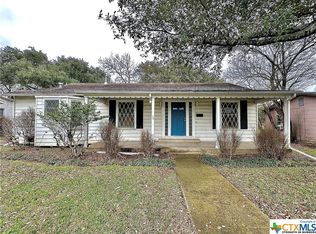 904 Du Pont Ave, Victoria, TX 77901