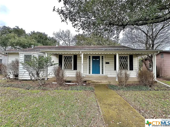 904 Du Pont Ave, Victoria, TX 77901