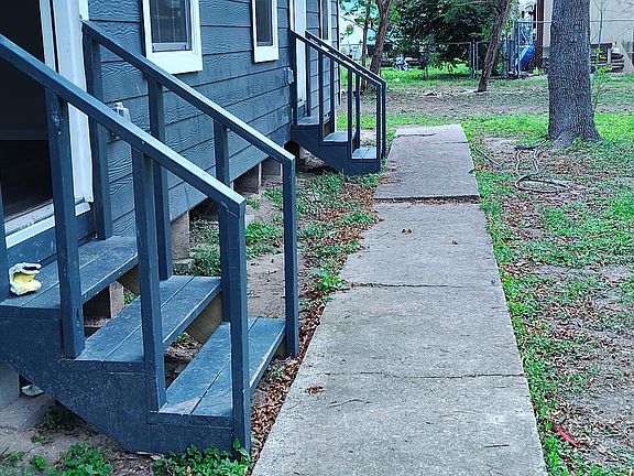 4th image of 119 W Lee St #11
