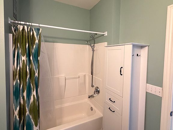 2nd image of 141 Main St APT 432-1