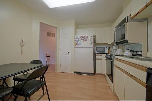 Kitchen.2