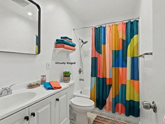 5th image of 410 N Market St Unit 3