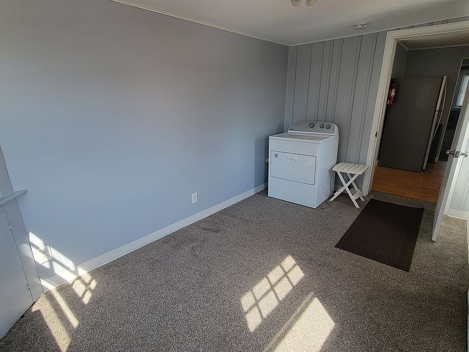 Bonus Room / Foyer