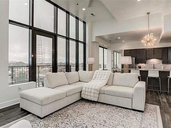4th image of 2940 Baltimore Ave #1505