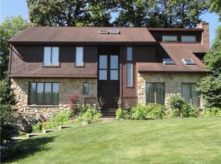 1802 S Villa Dr, Gibsonia, PA
