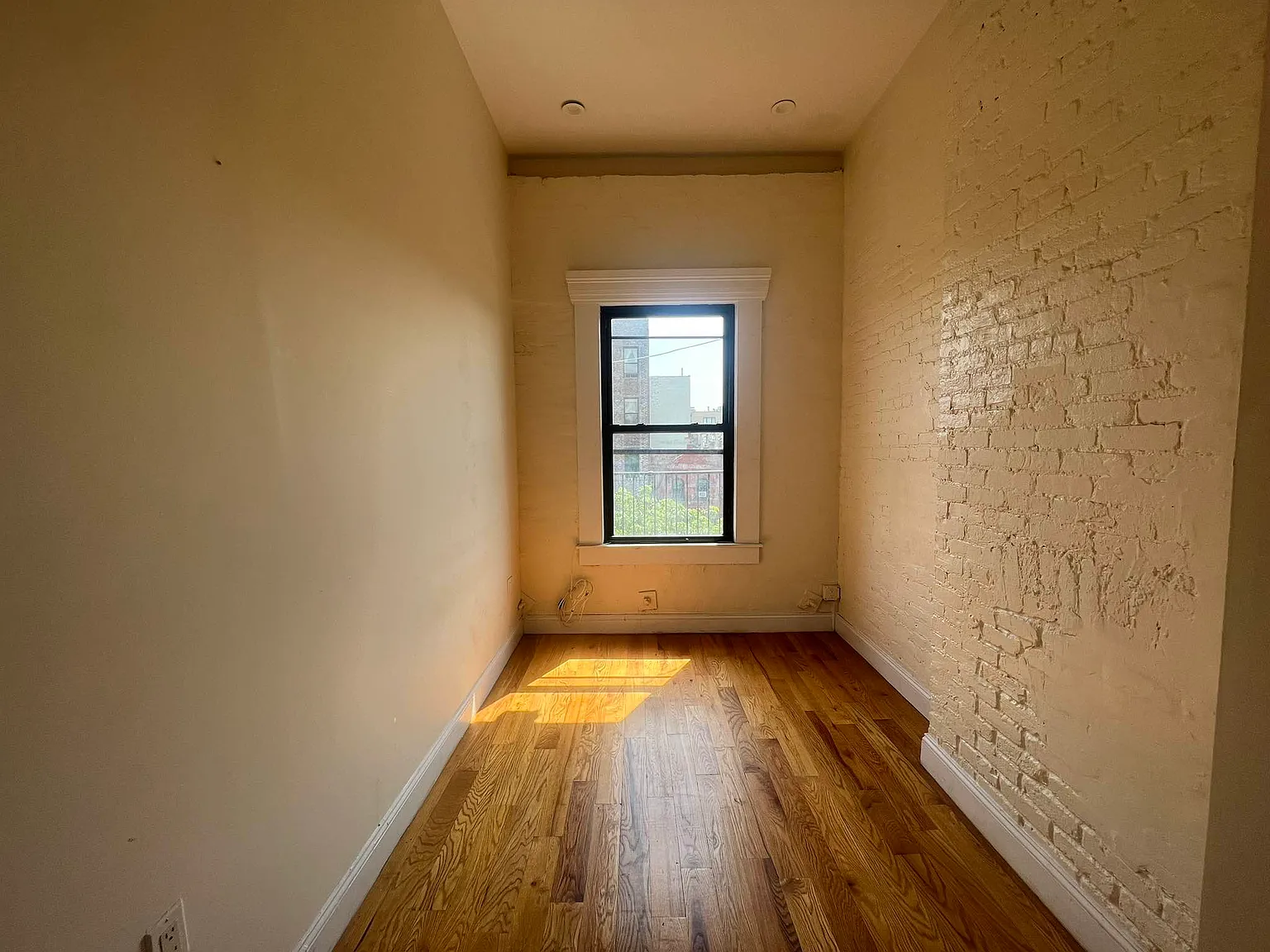 637 Saint Mark's Avenue — Photo 2