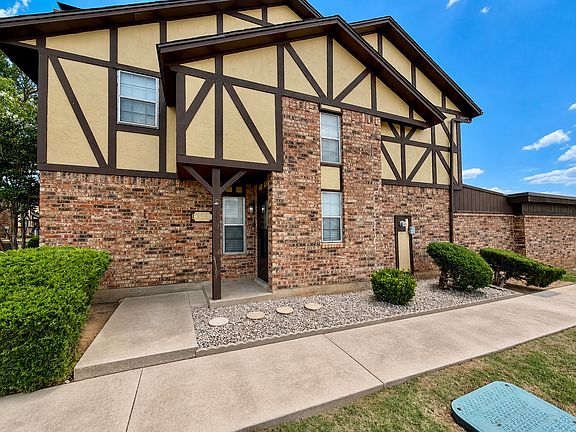2nd image of 4502 NE Arlington Ave #4502