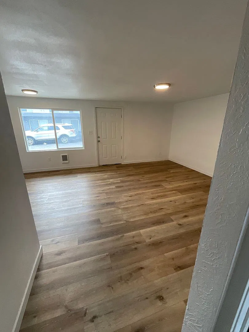 Madrona Apartments — Photo 4