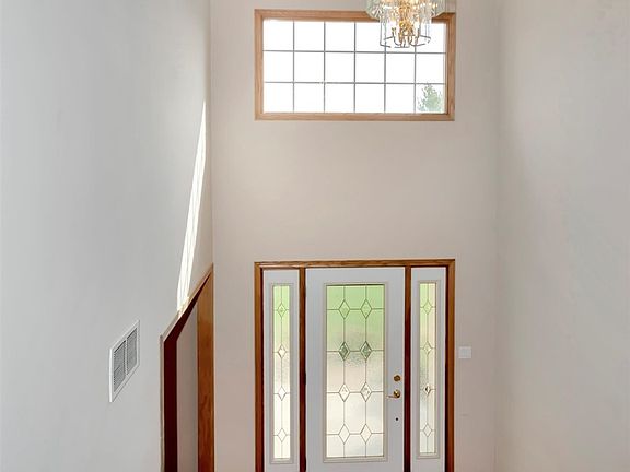 3rd image of 13950 Cynthia Ln
