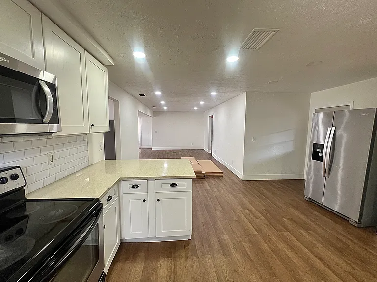 4614 E Seneca Ave — Photo 12