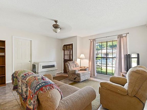 2nd image of 704 Woodlawn Dr