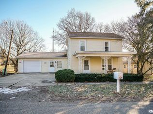 224 S Henderson St, Toulon, IL 61483