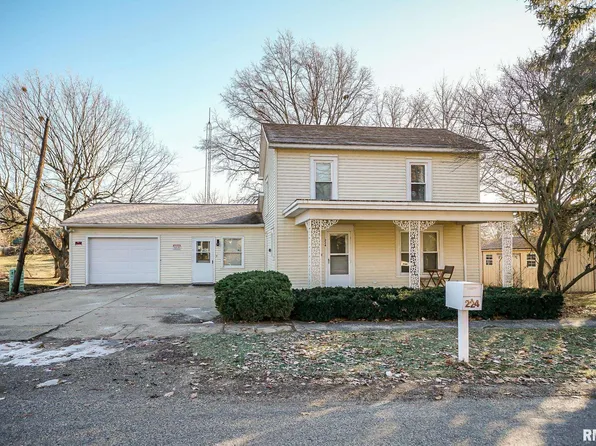 224 S Henderson St, Toulon, IL 61483