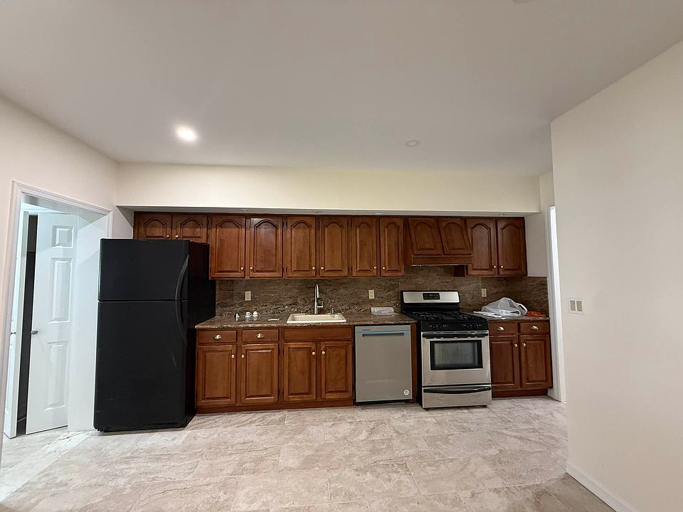 1st image of 2540 44th St