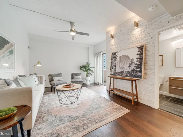 1301 N Courthouse Rd APT 1716, Arlington, VA 22201