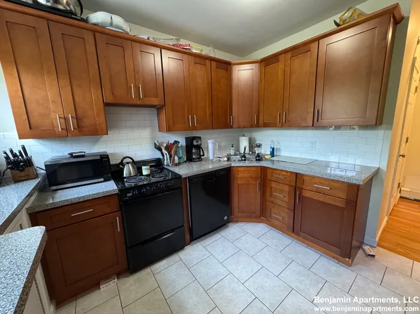 1640 Commonwealth Ave #5, Brighton, MA 02135