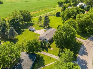 7307 Selzer Rd, Fairfax, IA 52228
